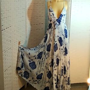 Lulus Maxie, high waist 27'', bust 32''/33''